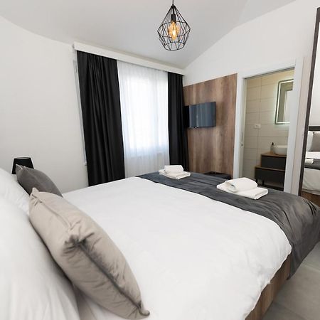 Kapov'S Rooms Kaštela Exteriör bild